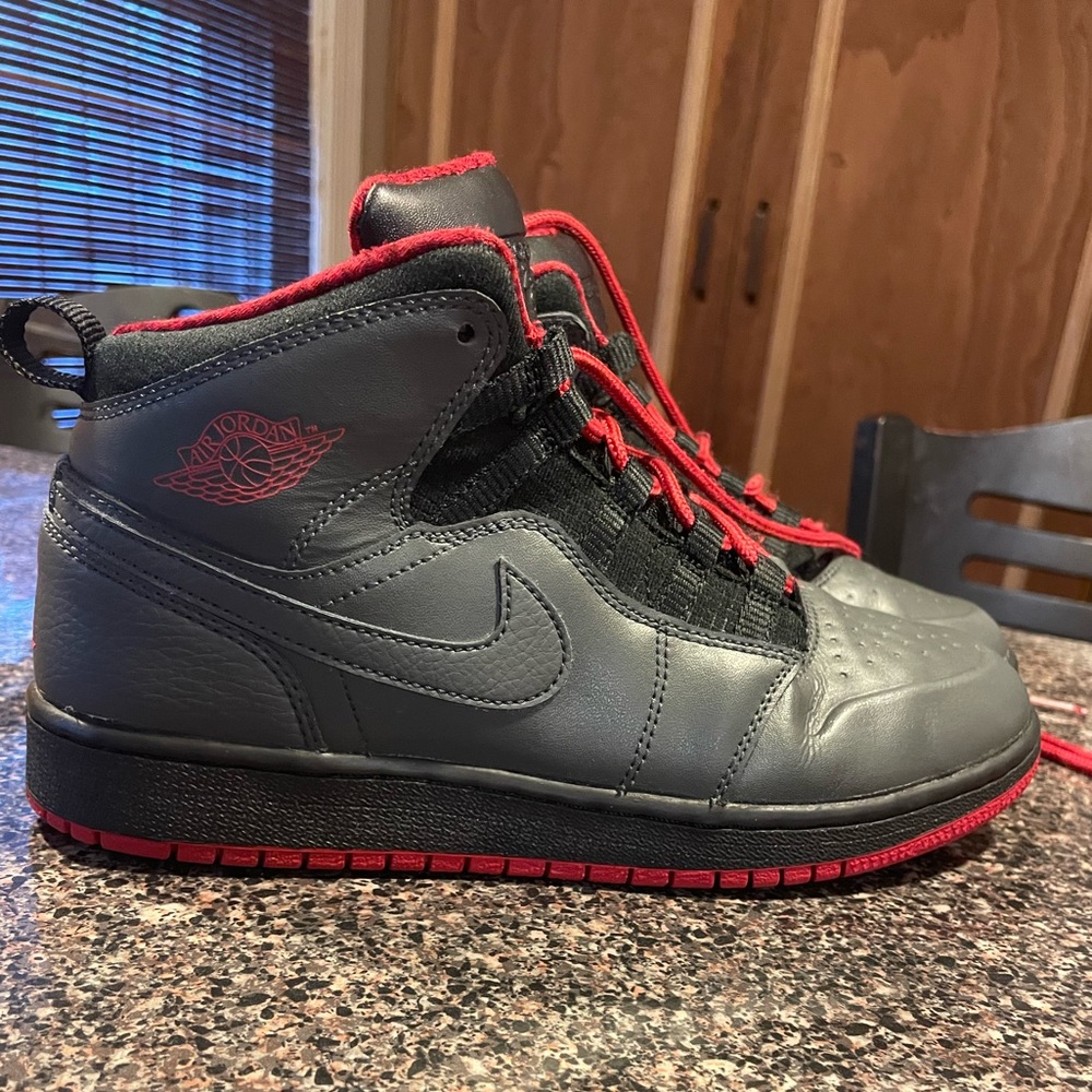2013
Air Jordan 1 Retro '94 'Anthracite Red'